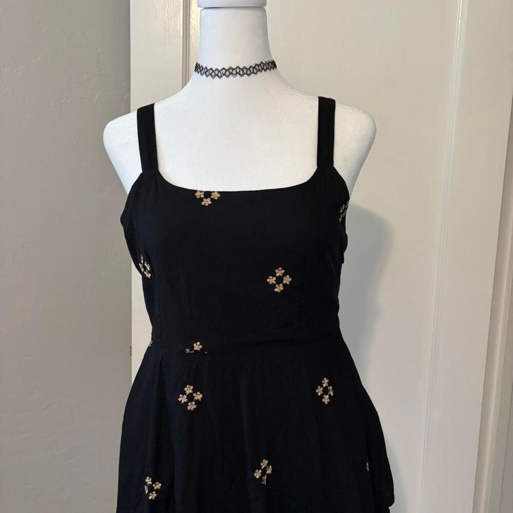 100% Rayon Shae by Sassafras Black Floral Embroidered Babydoll Cami Top Smal